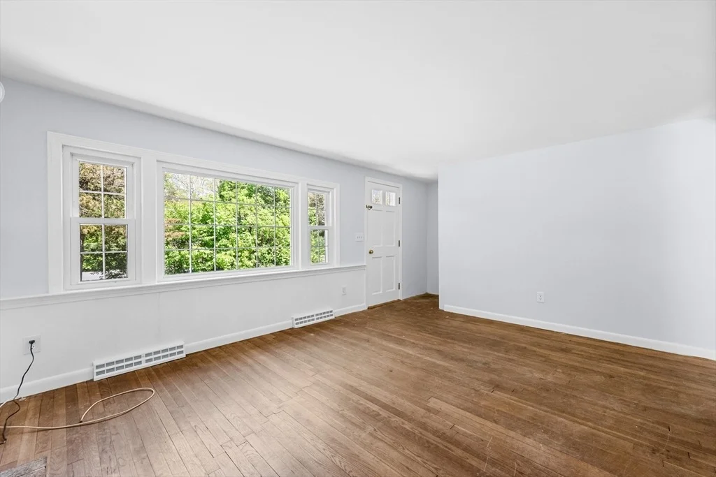 Photo of 19 Aspen Ln