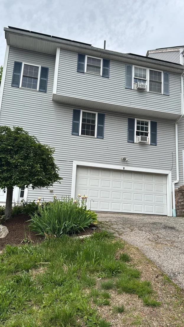 Photo of 1 Clegg St