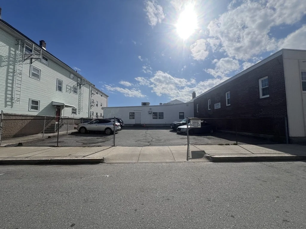 Photo of 305 Fourth Street