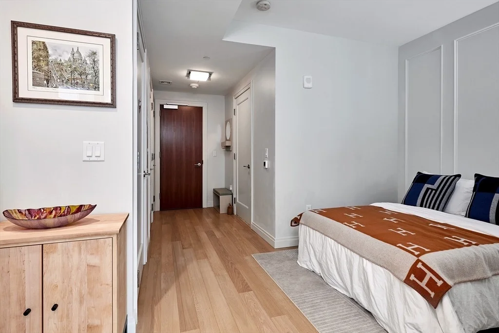 Photo of Unit 1621 at 133 Seaport Blvd