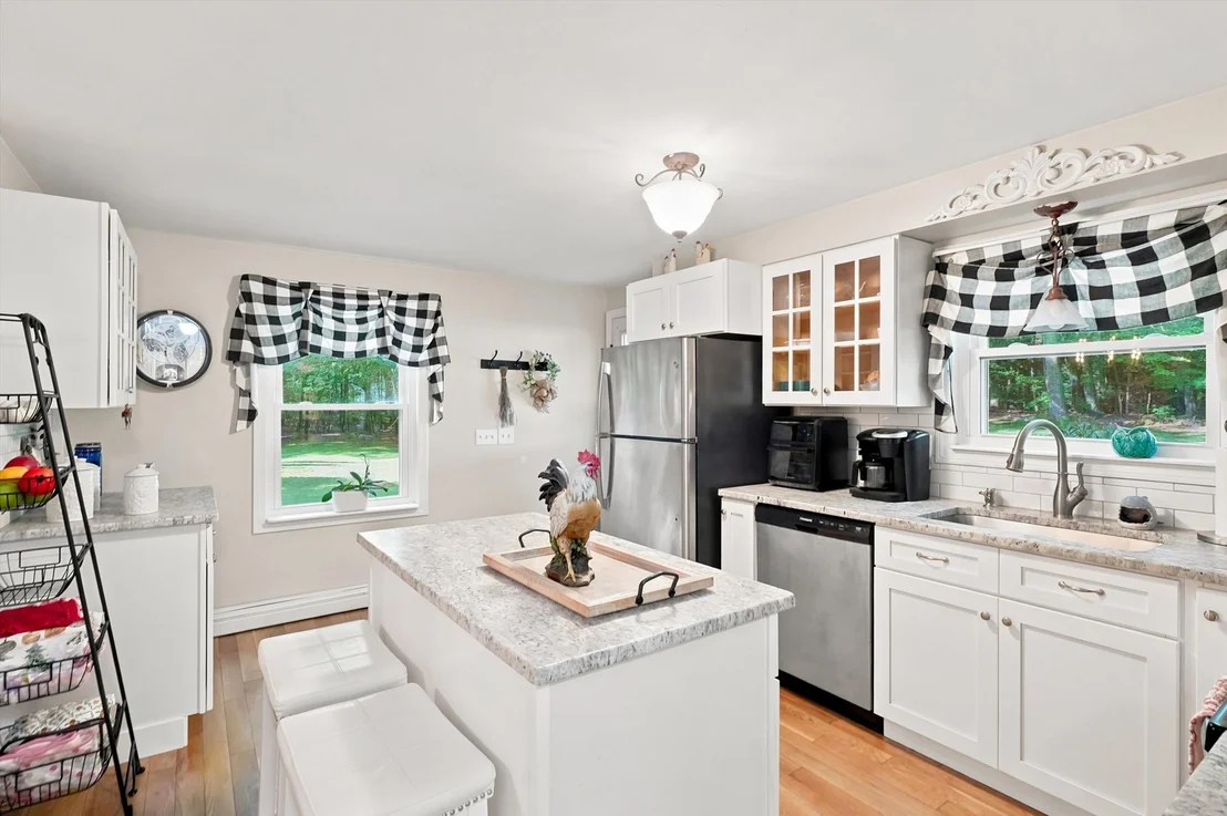 Photo of 900 Clark St