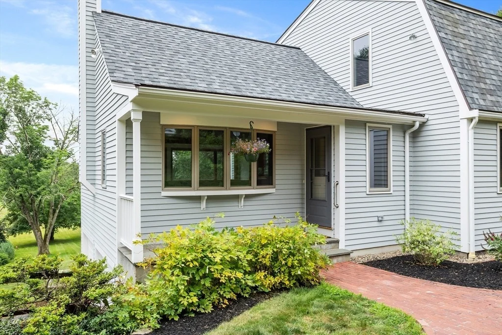 Photo of 444 Middle Road
