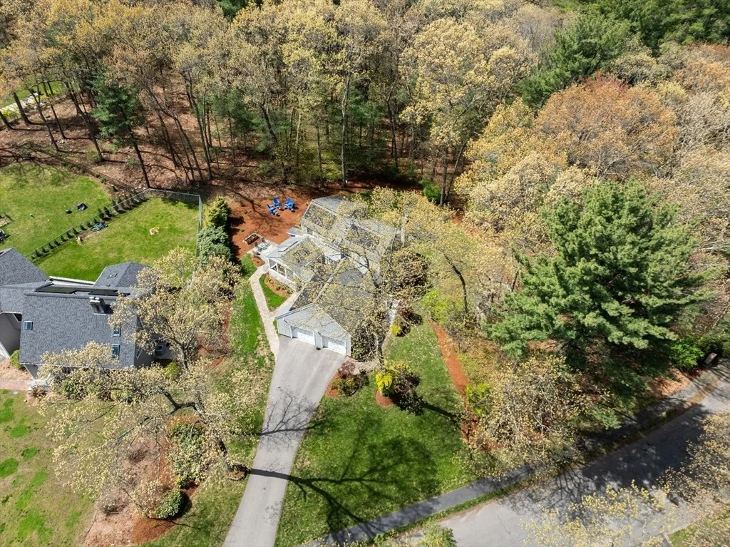 Photo of 32 Sherborne Cir