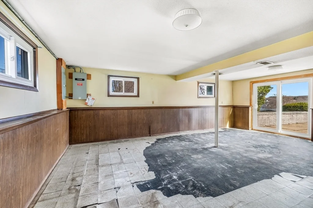 Photo of 21 Champlain Dr