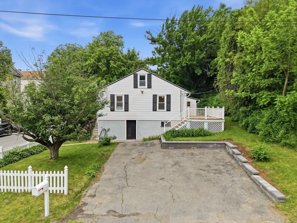 Photo of 41 Bridgeport St