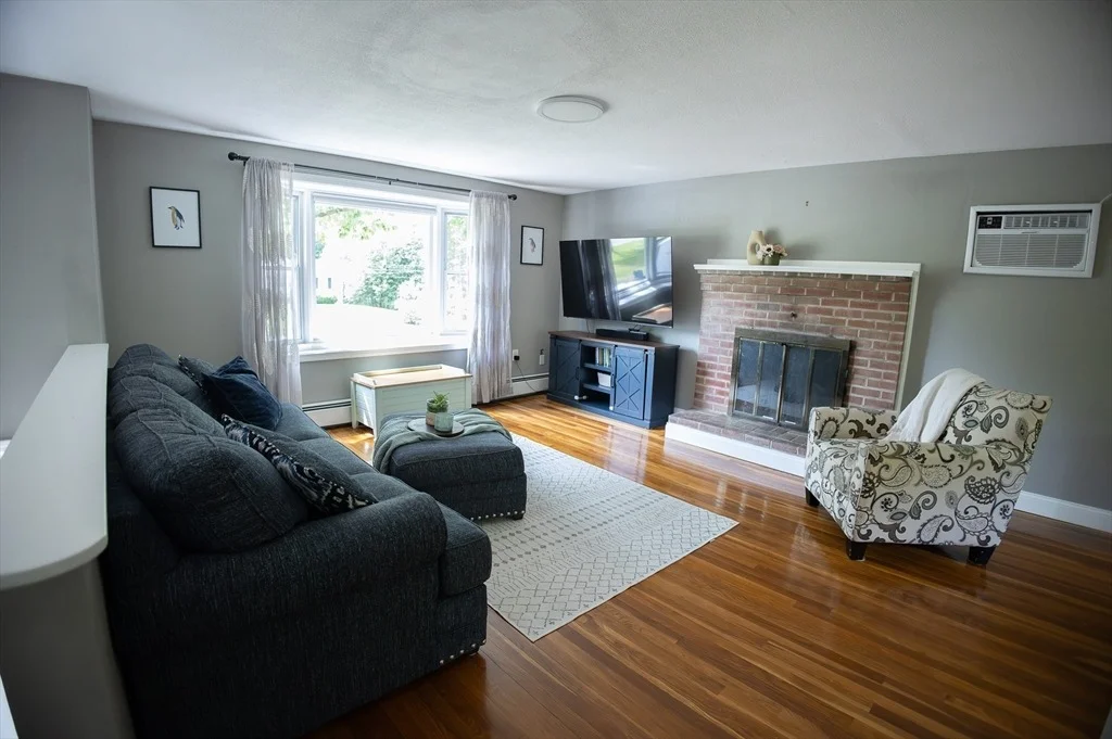 Photo of 32 Alvirne Dr