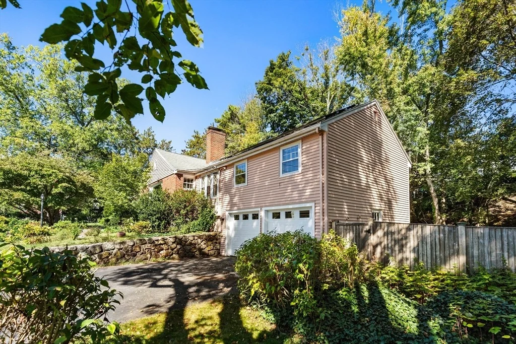 Photo of 4 Stony Brook Rd