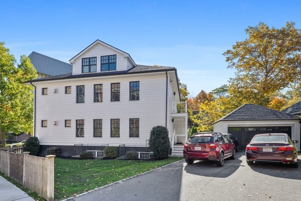 Photo of Unit 1 at 140 Sumner Rd