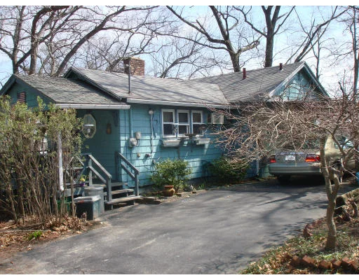 Photo of 80 Lakeside Dr