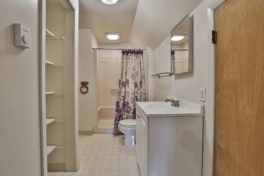 Photo of 61 Belcher Cir