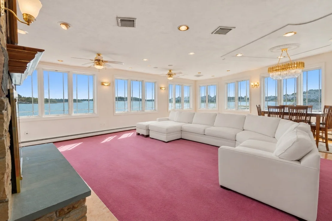 Photo of 125 Edgewater Drive