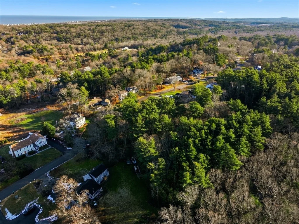 Photo of 44 Deerhill Ln