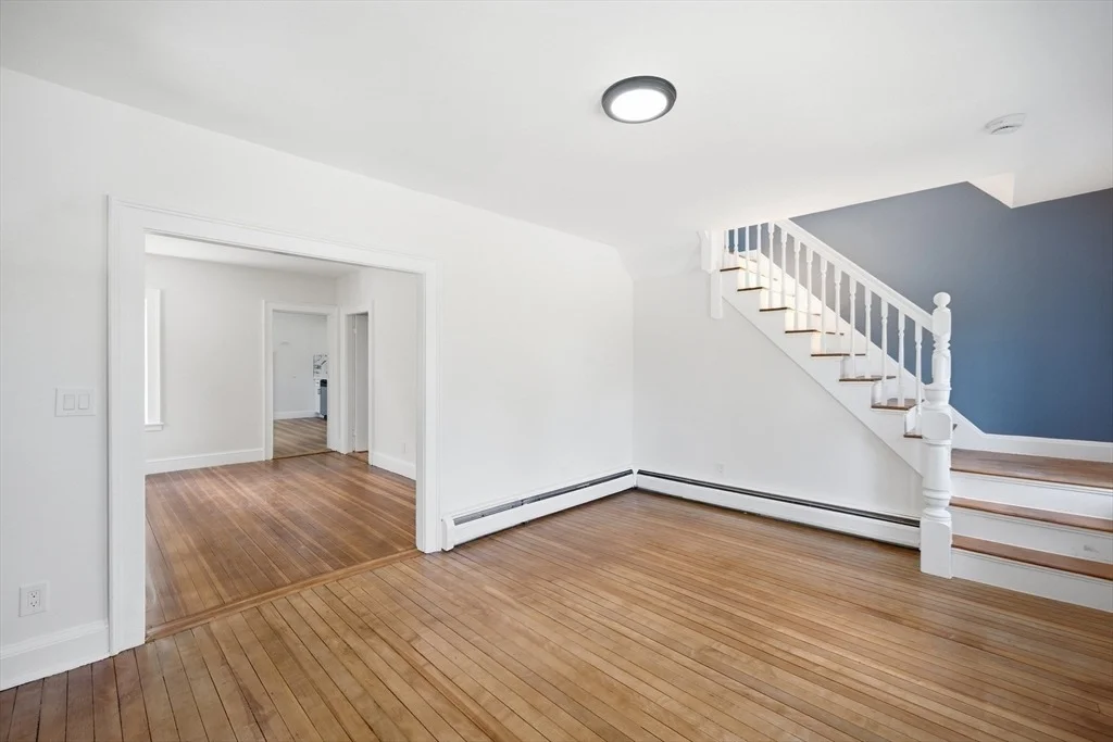Photo of 323 Spring St