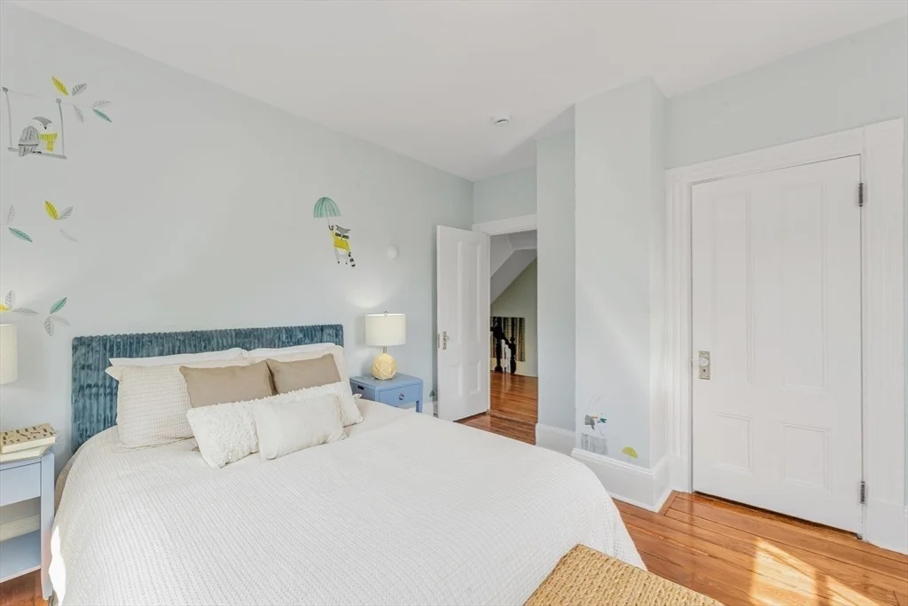 Photo of 15 Reddy Ave