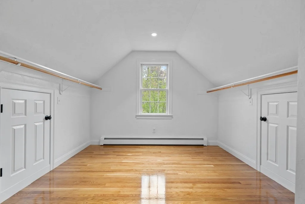 Photo of 19 Estabrook Ln