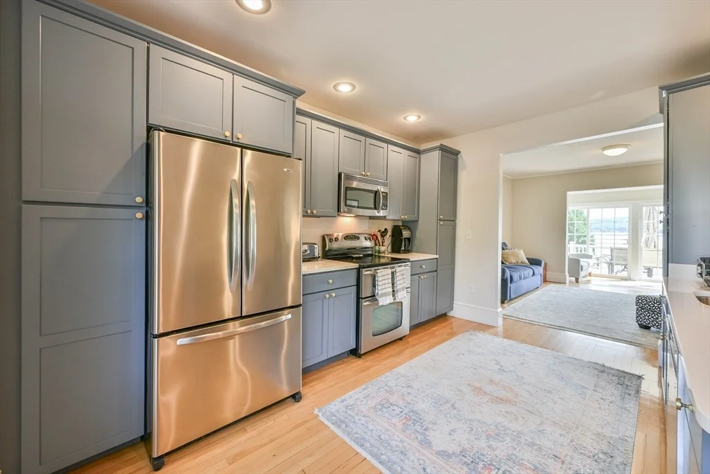 Photo of 261 Thompson Road