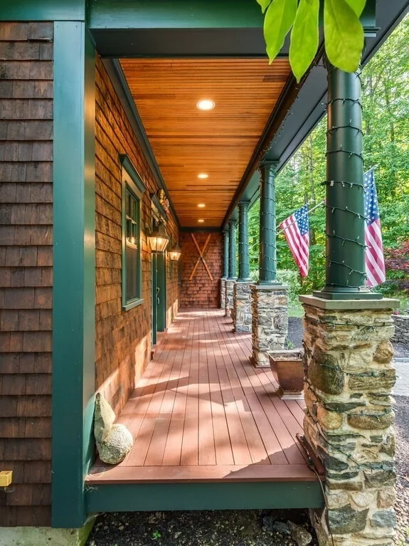 Photo of 150 Mountain Rd