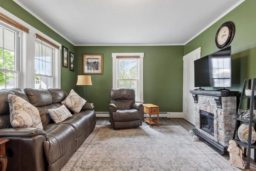Photo of 60 W Chestnut St