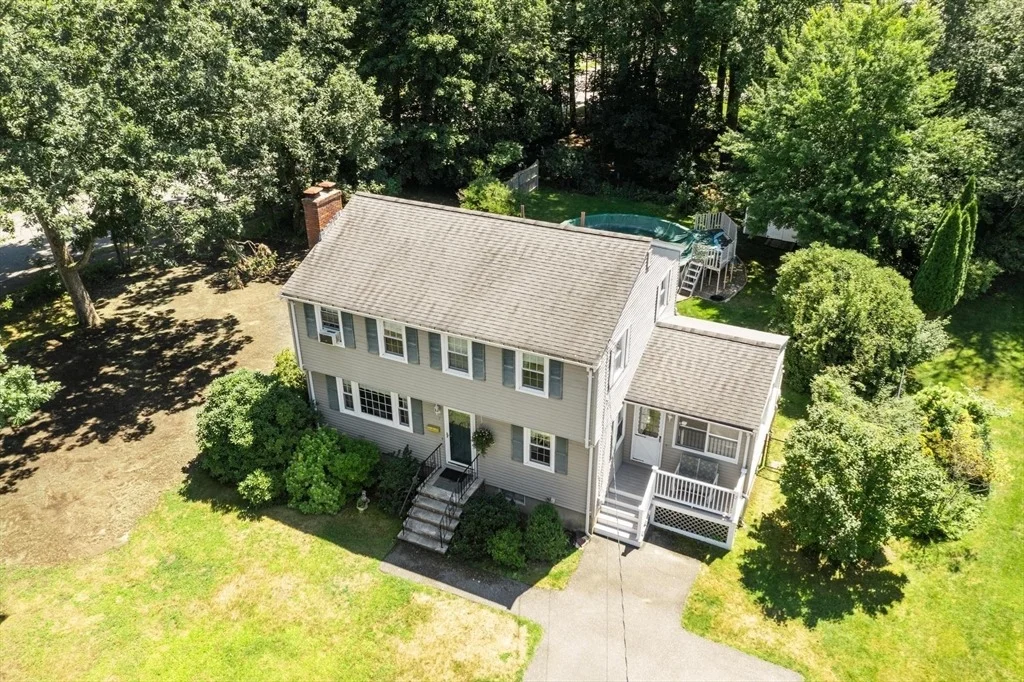 Photo of 7 Susan Dr