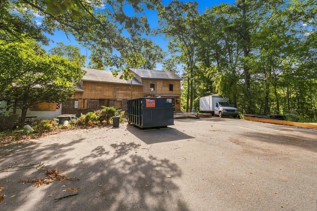 Photo of 47 Riverside Dr