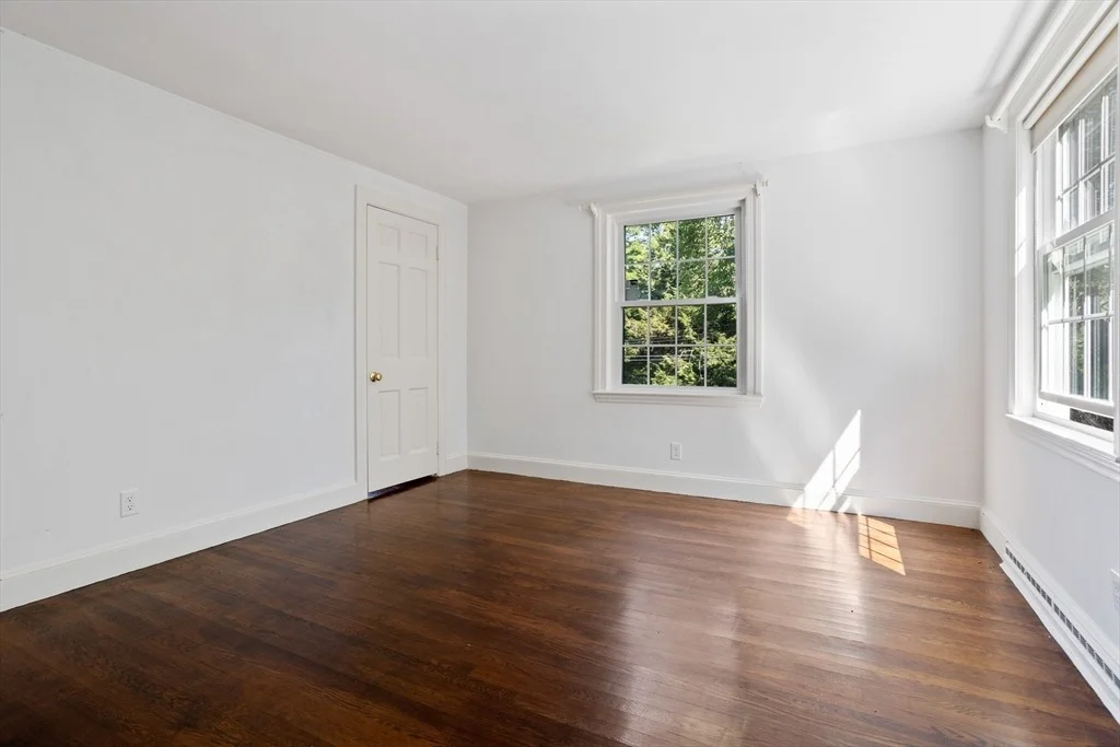 Photo of 4 Meadowbrook Rd