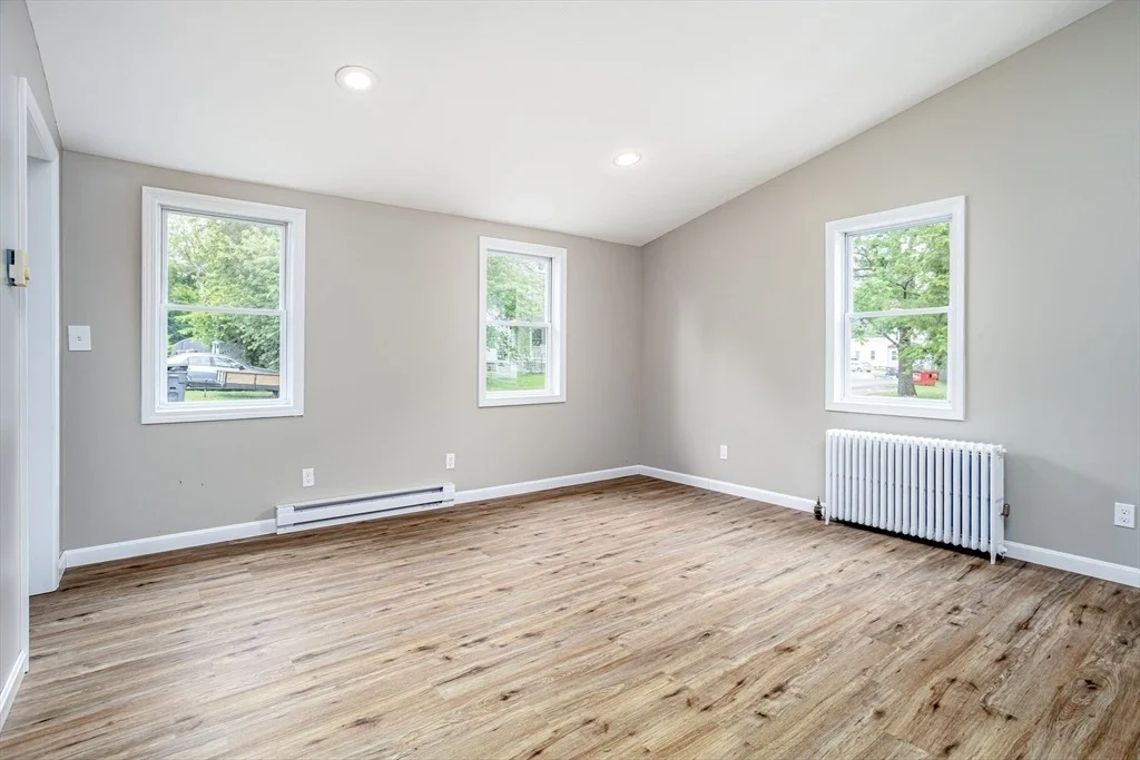 Photo of 353 Front St