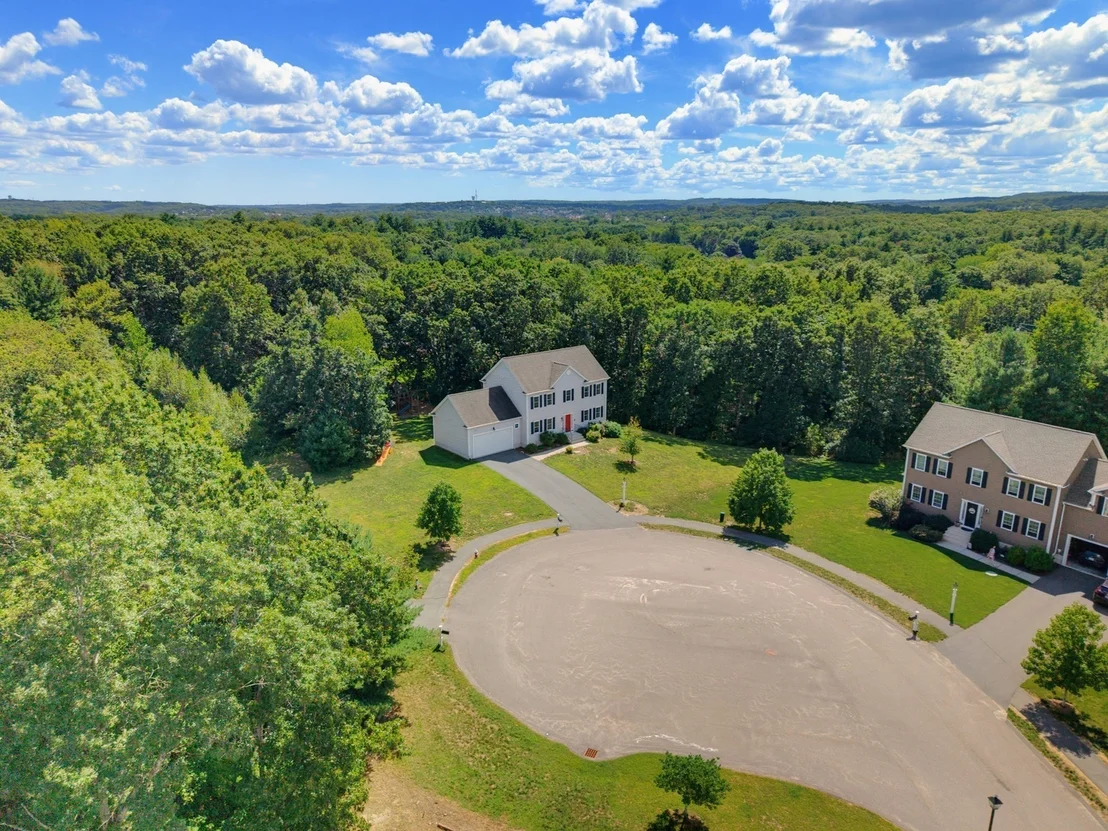 Photo of 15 Willow Brook Lane