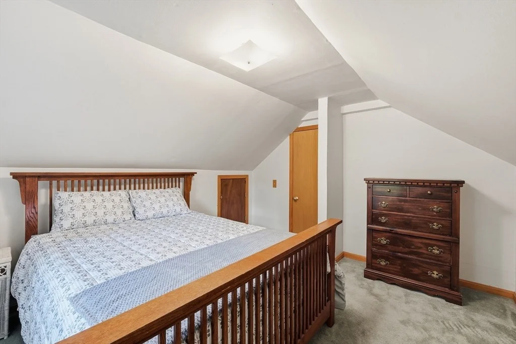 Photo of 39 N Common Rd