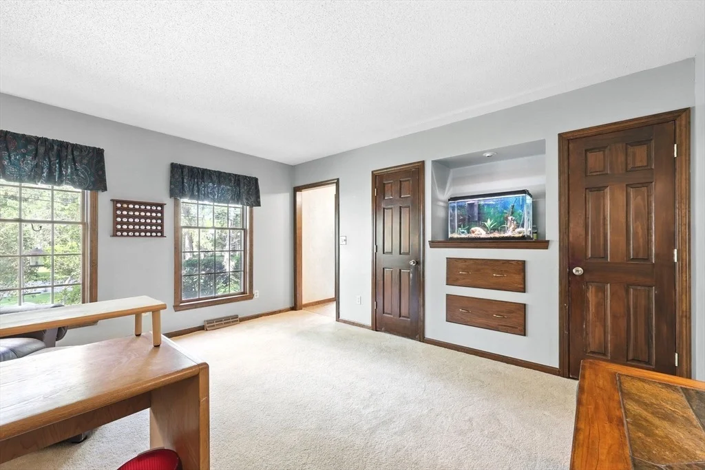 Photo of 2 Cedar Oak Dr