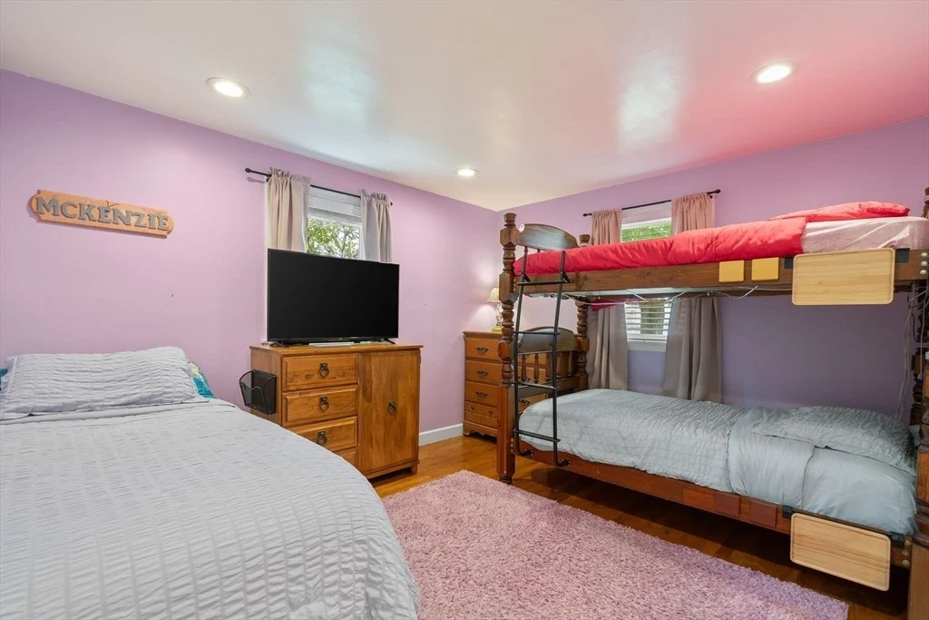 Photo of 10 Perley Ave