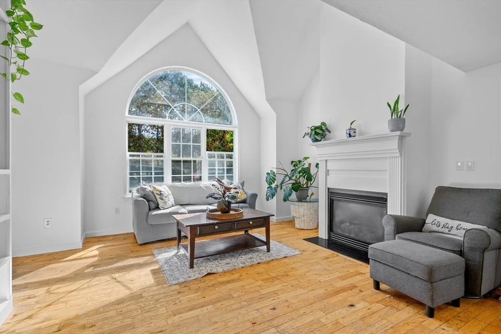 Photo of 16 Balfour Ln