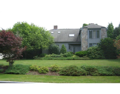 Photo of 4 Fieldstone Dr