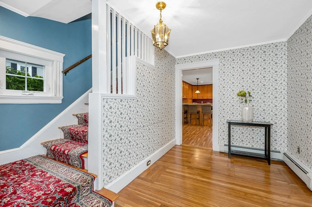 Photo of 35 Warren Avenue