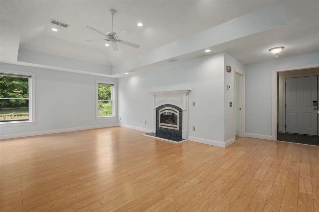 Photo of 893 Cronin Rd