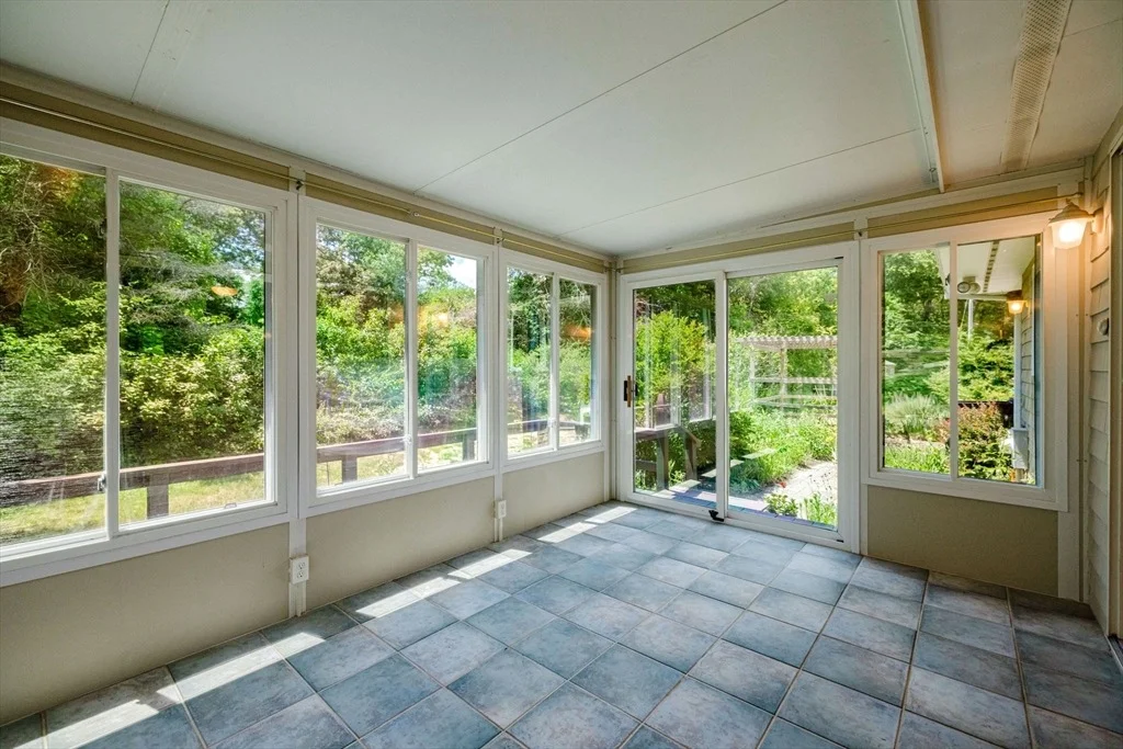 Photo of 275 Summer St