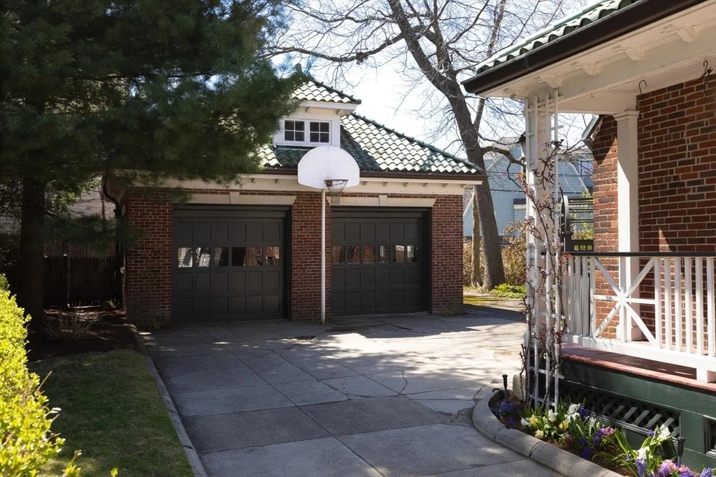 Photo of 87 Crowninshield Rd