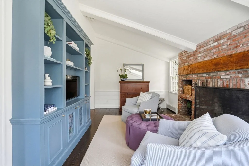 Photo of 2 Queen Anne Ln