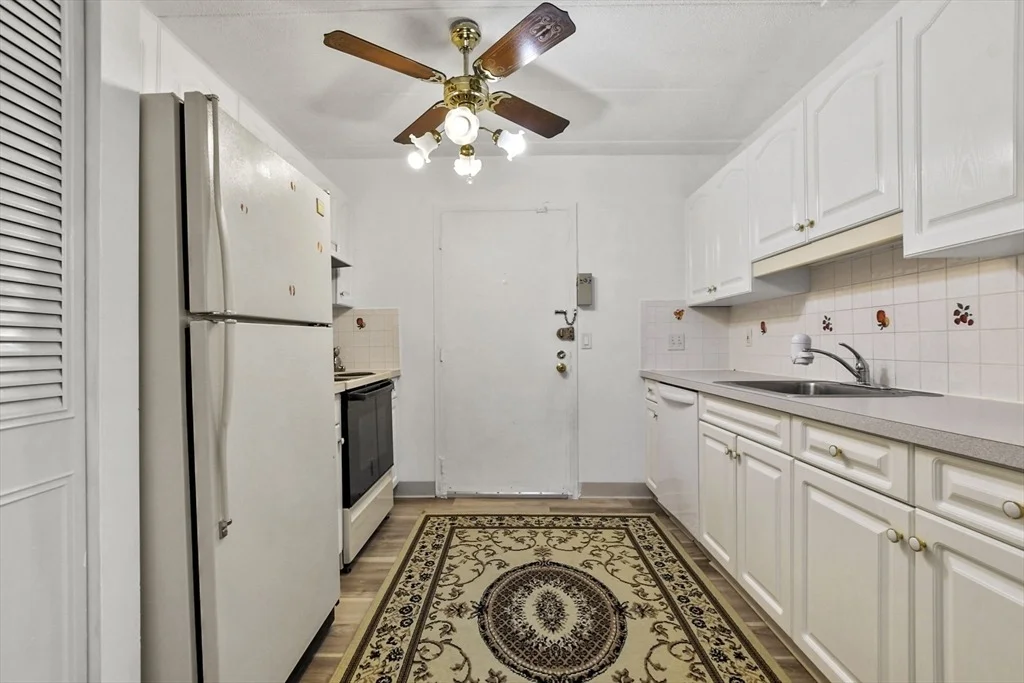 Photo of Unit 38 at 881 Broadway