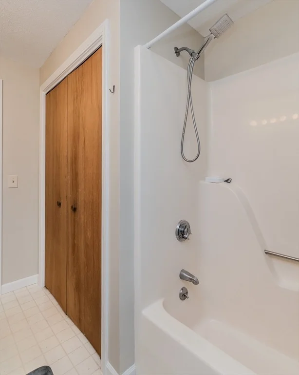Photo of 43 Elaine Dr