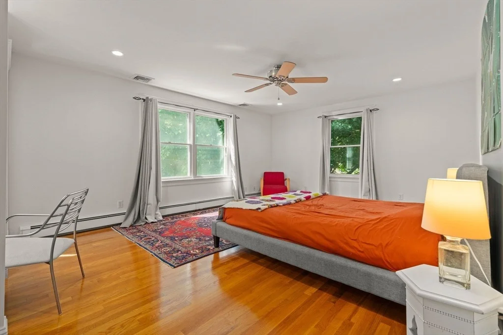 Photo of 24 Holland St