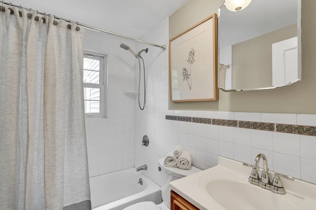 Photo of 7 Oakridge Ave