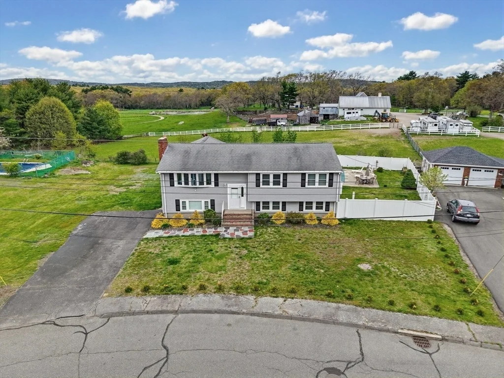 Photo of 9 Denise Dr
