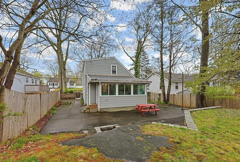 Photo of 214 Sprague St