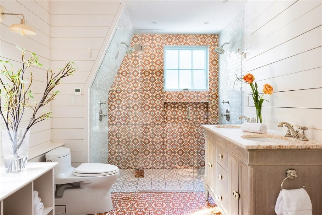 Photo of 323 Clark Rd