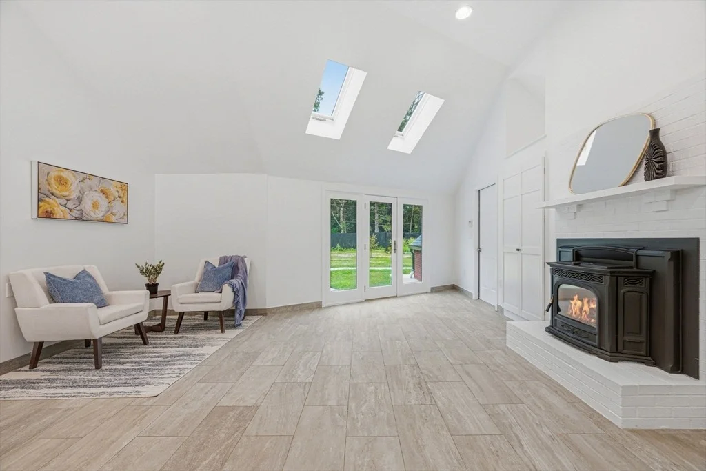 Photo of 105 Georgetown Rd