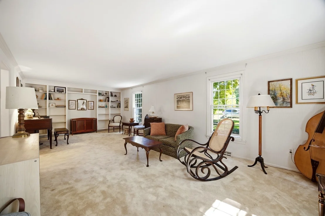 Photo of 64 Cambridge Cir