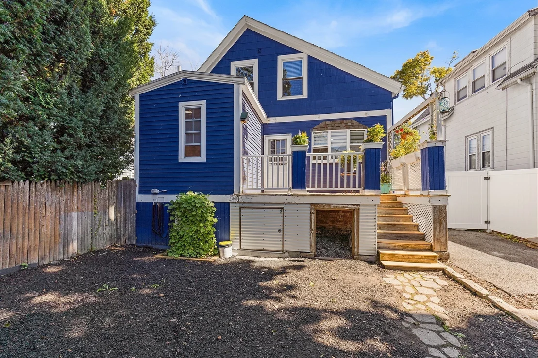 Photo of 294 Eastern Ave