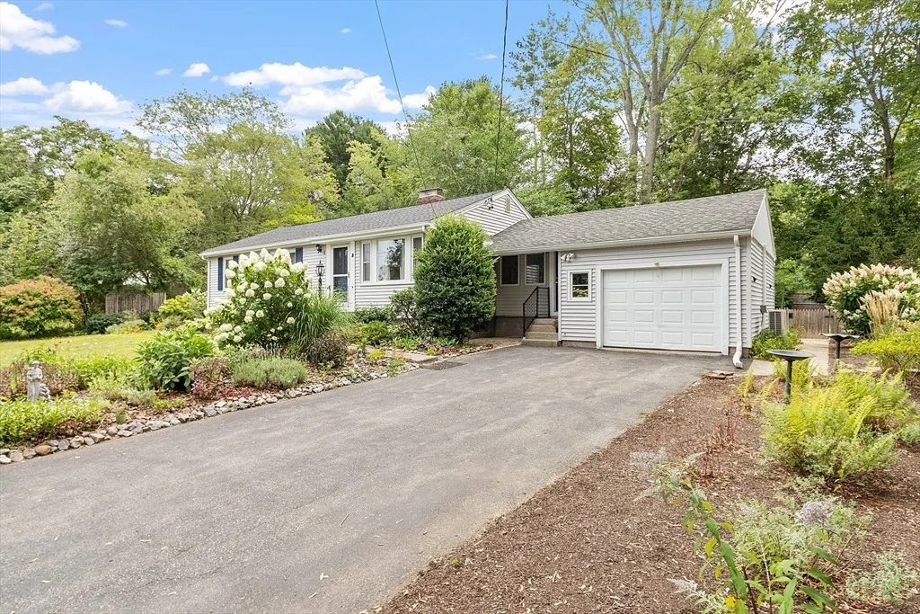 Photo of 2 Putnam Road