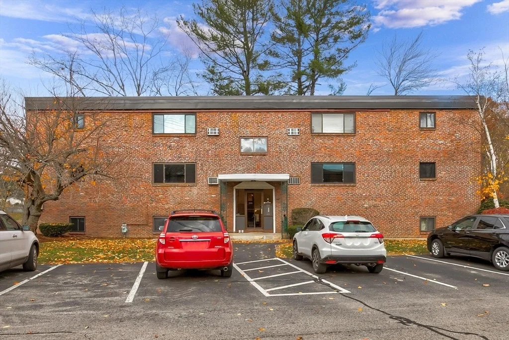 Photo of Unit B at 81 Nicholas Rd