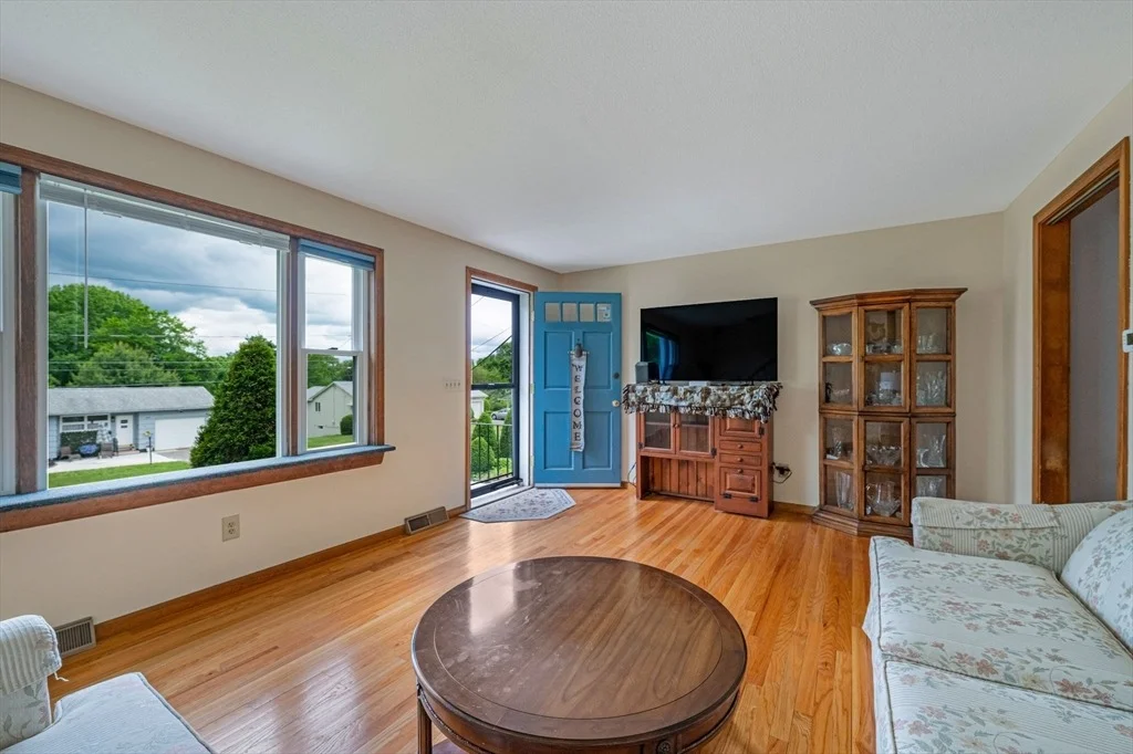 Photo of 50 Emerson St